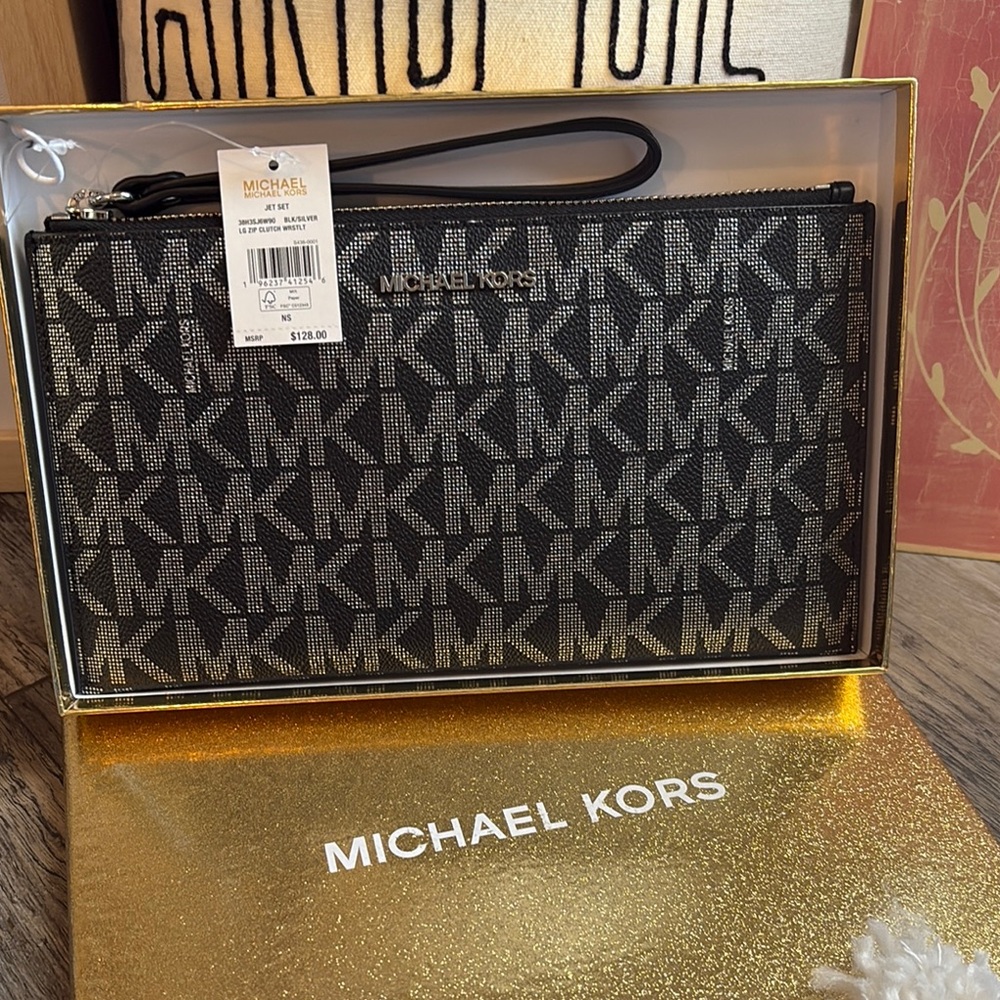 NWT- Michael Kors Jet Set Clutch/Wristlet with Iconic MK Monogram